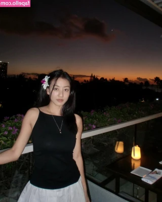 Jihyo - I love lace 😍