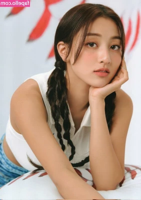 Jihyo - kinda feeling like filming some tasks for next month so uhhh what