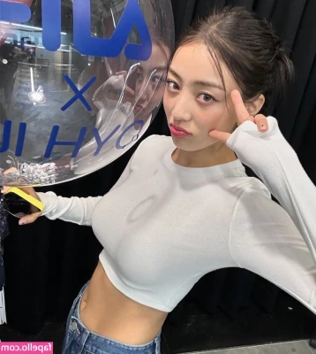 Jihyo - So what would you like for your birthday    if you buy multiple I ll