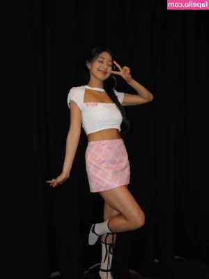Jihyo - Care to join me in bed? 😽