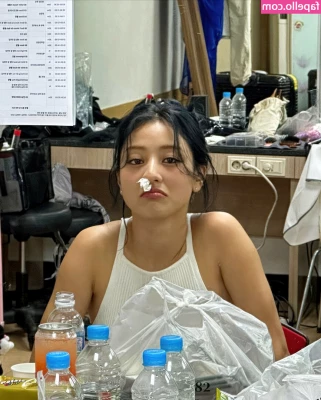 Jihyo - For those of you who've ordered customs I have my period, so i