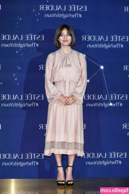 Jihyo - Took some adorable pictures in this outfit