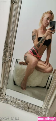 Lara-Foxx - Otter playing with the Quickshot for the first time  And I spunked