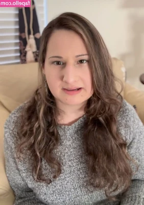 avavillain [ avavillain-18 ] - Does anyone want to say good morning to my nipples? I'm so shy