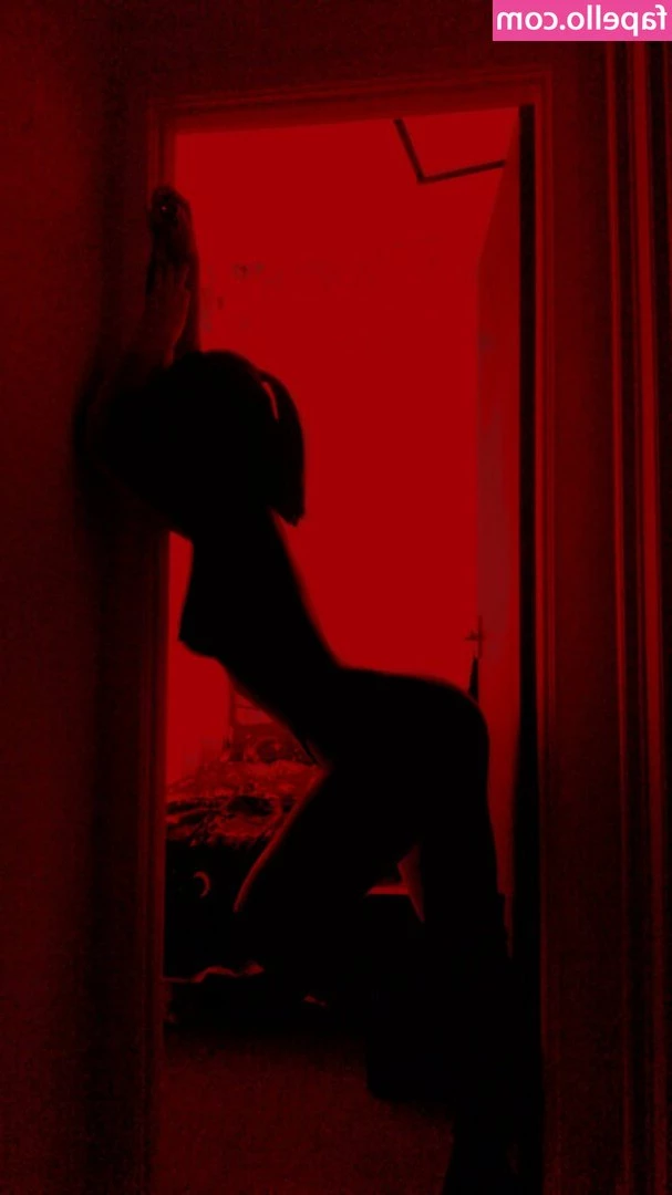 egirlshadowx - Im so Warm  Did I make you warm with my pose