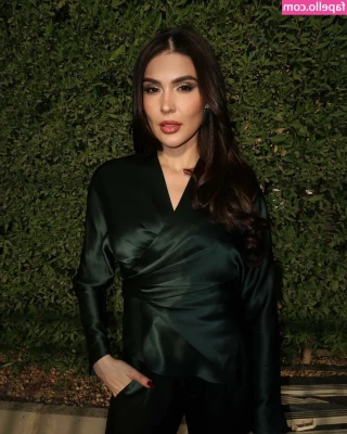 Cathy Kelley [ cathy-kelley ] - Would you help me out of my pants  What would you do to me after that