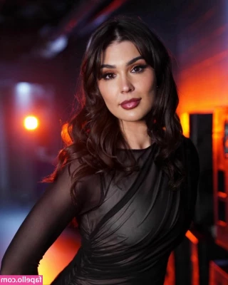 Cathy Kelley [ cathy-kelley ] - Dispuesta a complacer todas tus fantasías quieres un pedido especial