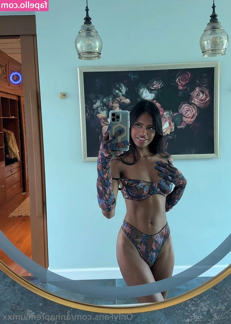 annapremiumxx - Hello my dear fans  slaves and followers   I was in Dubai for the