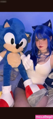 Jooyce.Chan [ jooyce-chan ] - This dildo is too big for me