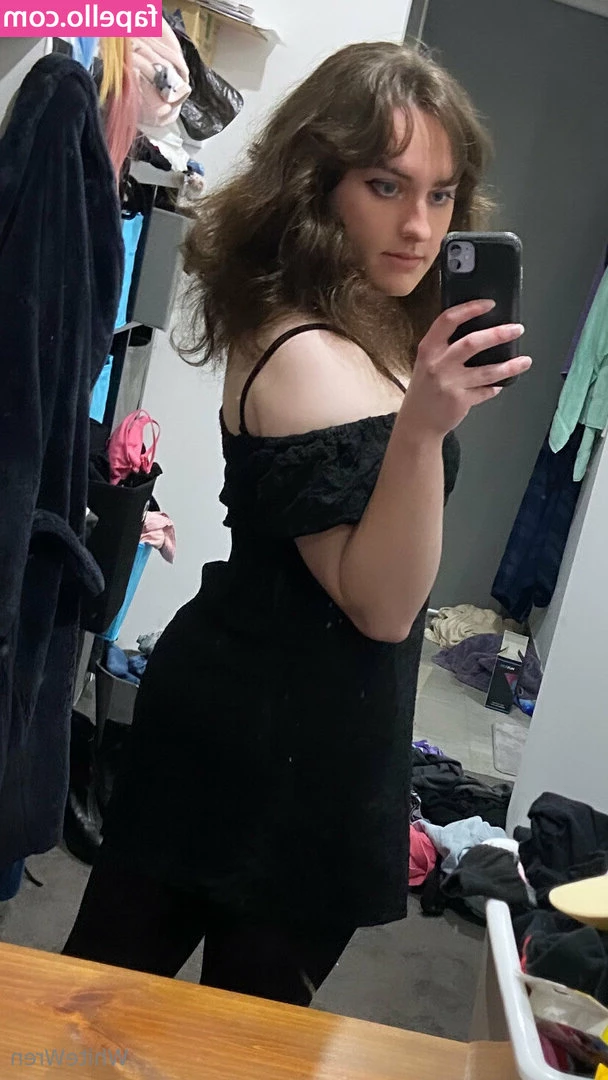 bluewren99 - Staring at you while you take your clothes off