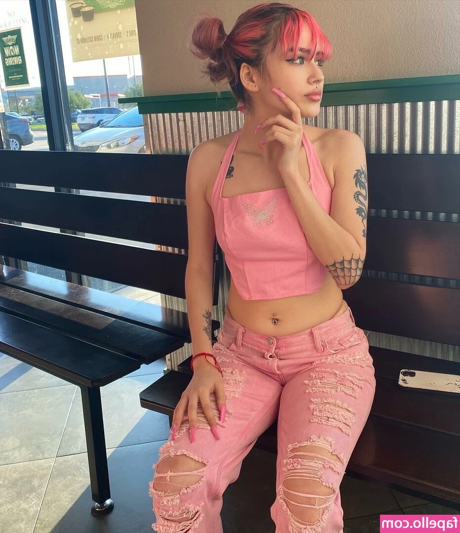 Kali Down [ kali-down ] - You love bratty college Dommes like Me