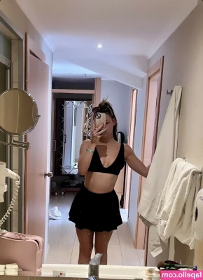  [ nomi-teee ] - GOOD MORNING BOYS 😘 I REALLY SHOULD WEAR SOME KNICKERS TO THE GYM