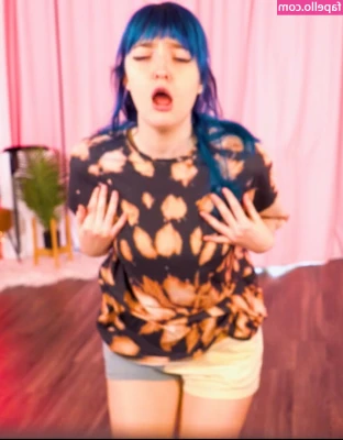 Littlesiha - After the socks come off 🤍