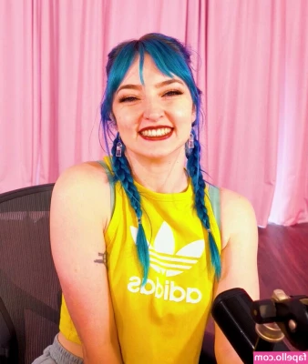 Littlesiha - Dacing naked and cumming for my fans tonight  I really needed to cum