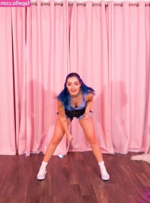Littlesiha - Gonna try to have some fun on Grindr this weekend