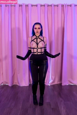 Littlesiha - Do you think I d be cute walking around your place like this