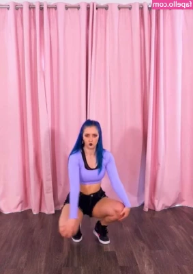 Littlesiha - Get on your knees and empty your wallet for perfection♡