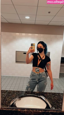 Littlesiha - Anyone here plays Blue Archive? :>