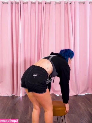 Littlesiha - Aren t my pussy and I so cute