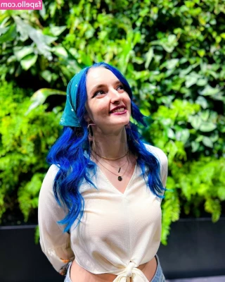 Littlesiha - Buenos dias mis chicos  últimamente me están borrando muchas fotos