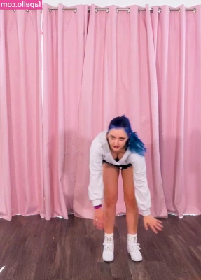 Littlesiha - In the mood to step on boys.  Simp Send Spoil