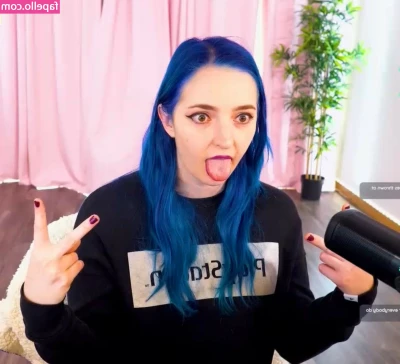 Littlesiha - No es la caricia  es quien te toca