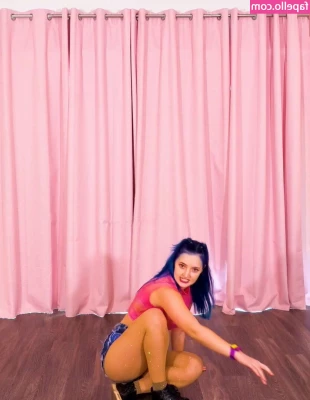 Littlesiha - Movie time at 2am