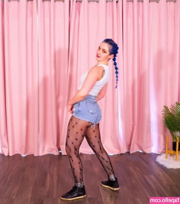 Littlesiha - a few lil tease pics from my brand new butt plug tease video    This