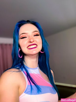 Littlesiha - Hello   Welcome there and let s start to know each other better