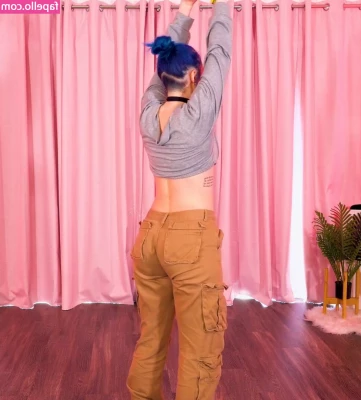 Littlesiha - Me and daddy celebrated one year together so I danced for him and
