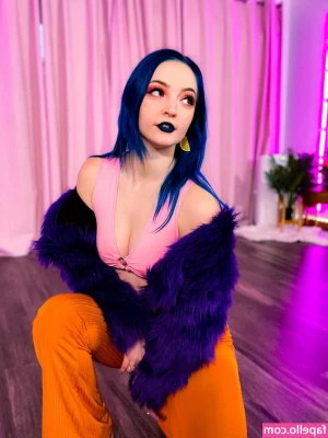 Littlesiha - Im gonna upload more videos soon what do u guys wanna see more of????