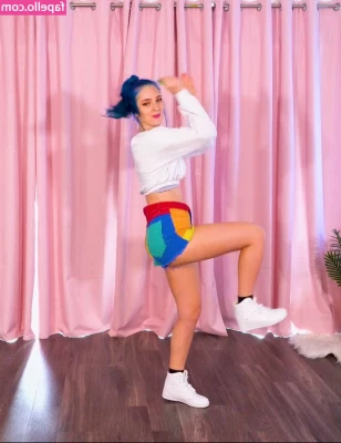 Littlesiha - It s pink bikini time