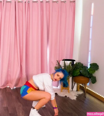 Littlesiha - That hot🤩😍