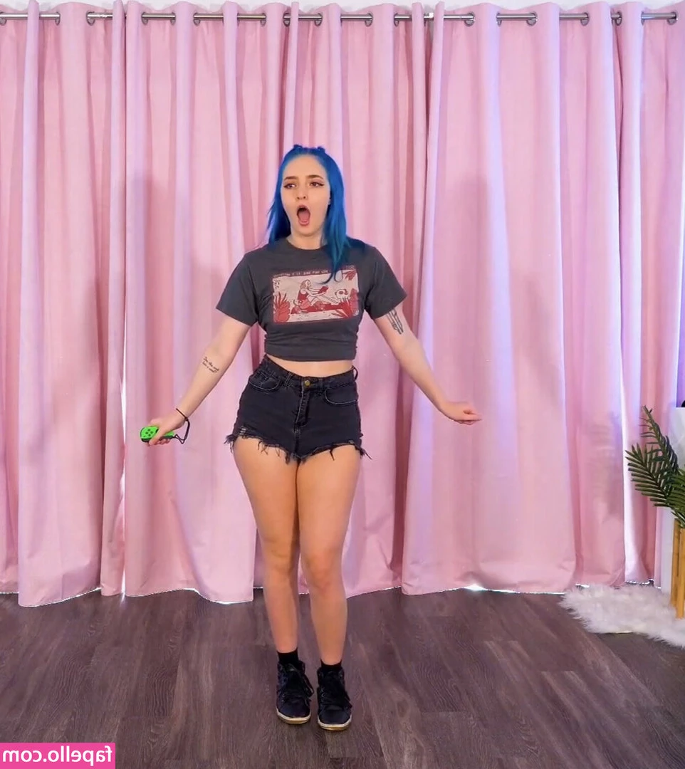 Littlesiha - my dick waiting your mouth in this page https onlyfans com yuuberry88