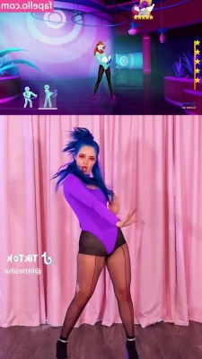 Littlesiha - Ok it’s cold how do I take nudes