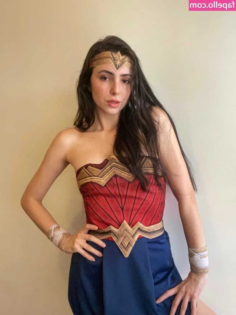 Giovanna Gostosa [ giovanna-gostosa ] - I love a good red lip around a cock
