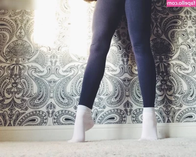  [ cherubesque ] - I love ice cream especially on my feet.
