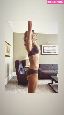  [ ellie-goulding ] - Uhhhh naughty girl alert 🚨😅
