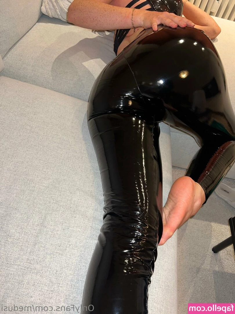 medusi - Sexy in tights x