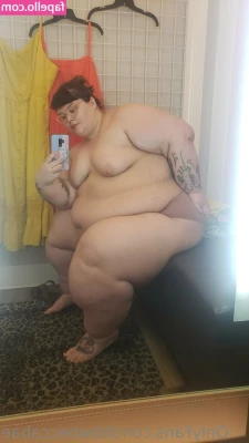 bbwbeccabae - As it is my birthday and Christmas  videos maybe arriving a little