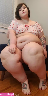bbwbeccabae - What are your plans for tonight? Will you be chilling with others, do