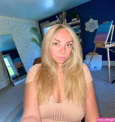 halieababy - 🌸 spreading my pussy fresh outta the shower 🌸