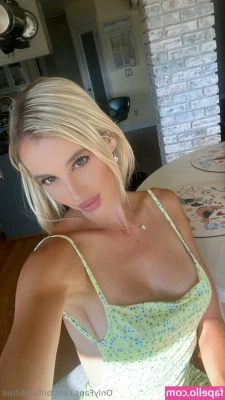 briteresifree - 😜 I like to lead an active lifestyle, it keeps me toned and