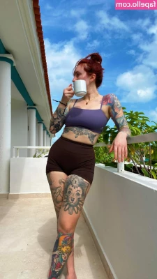 Megan Everett [ megan-everett ] - Care to grab a handful  You ll be handsomely rewarded