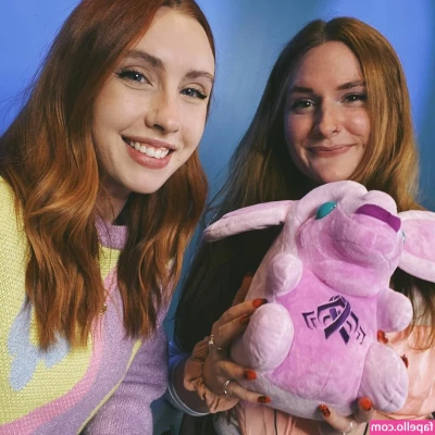 Megan Everett [ megan-everett ] - Playing with my realistic toy  Gosh this thing feels good  Reminds me