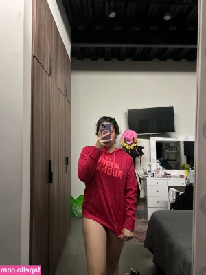 Analí Guajardo [ anali-guajardo ] - I need to resist the urge to bleach my hair after taking these pics