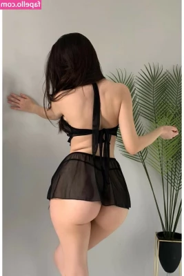 Zeynepiksy - Who wants to bite this