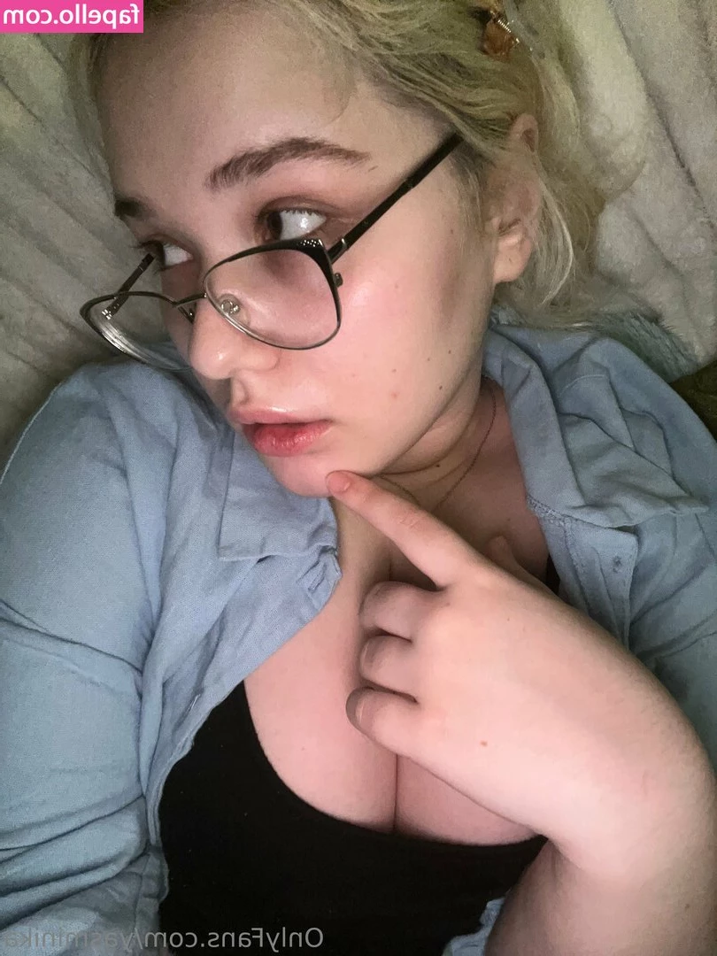 yasminika - I'll have you feeling like a king when I'm done with you! 👑🔥
