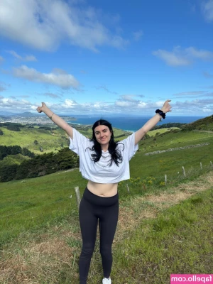 sophoalicexo - I m struggling to hold my massive tits up because they re so heavy 