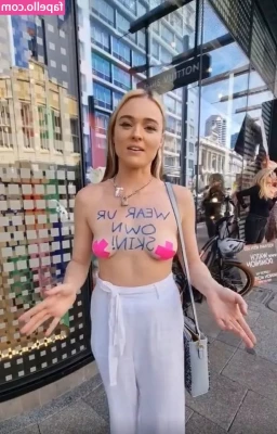 Veganbooty - Won't you climb to bed with me? ​🥺 I could really use someone to